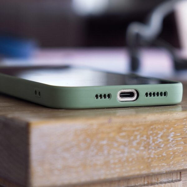 uncovering the spies in your smartphone